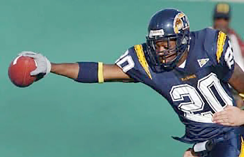 Shannon Davis, seen playing at Kent State, is part of the inaugural class of the Lakewood Athletic Hall of Fame.
