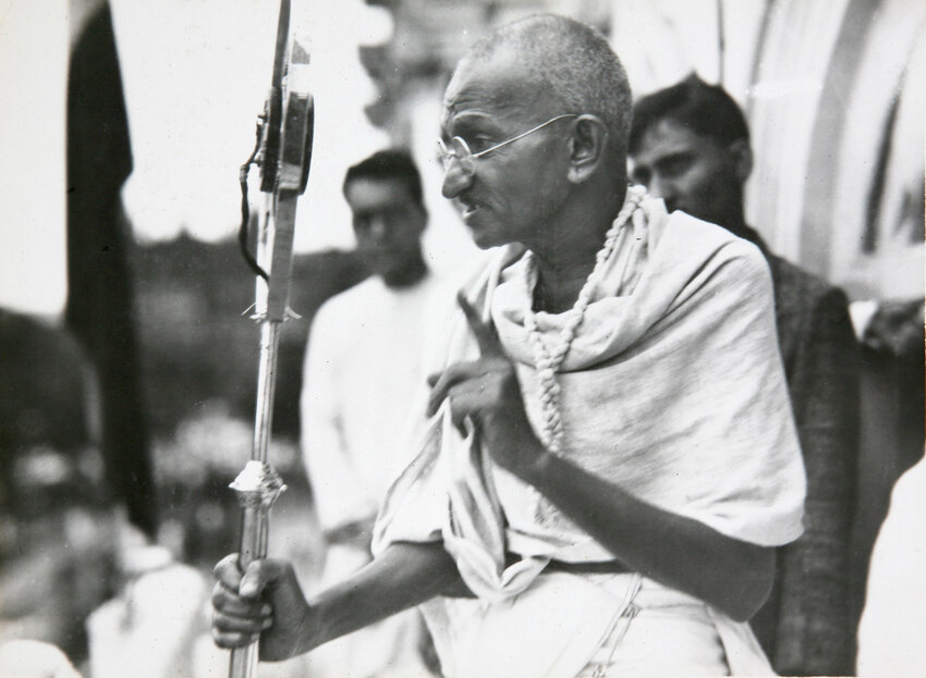 Mahatma Gandhi talks to a crowd in India in 1931.