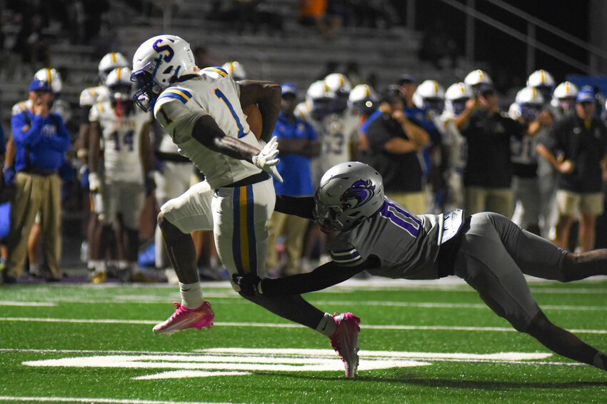 Sumter High's Reggie Shannon (1) carries the ball against Ridge View on Friday.